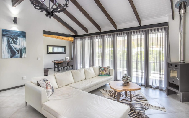 Mimosa Lodge