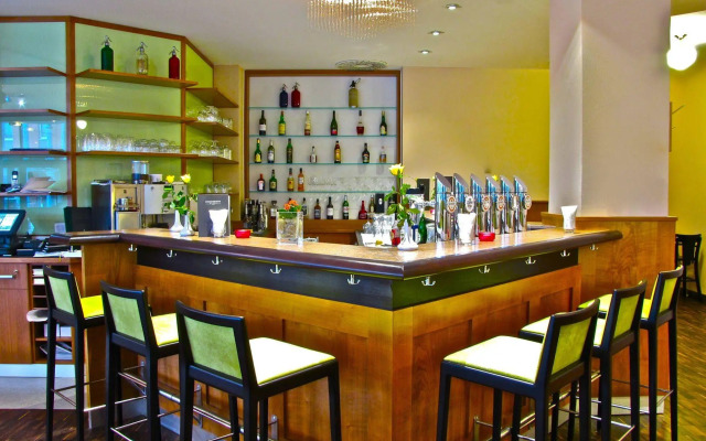 Trans World Hotel Donauwelle