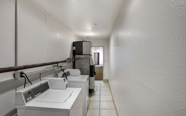 Motel 6 Dallas, TX - South