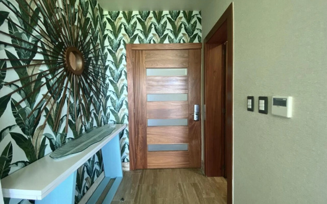 Georgeus 4BR Apartment at Blue Jacktar