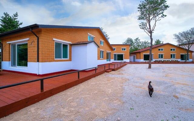 Goseong Sanmaru Pension