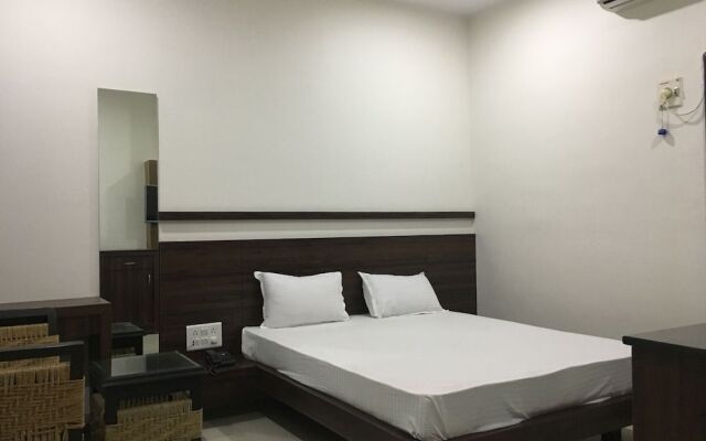 Hotel Paras
