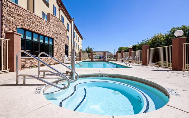 Holiday Inn Express & Suites Clovis-Fresno Area by IHG