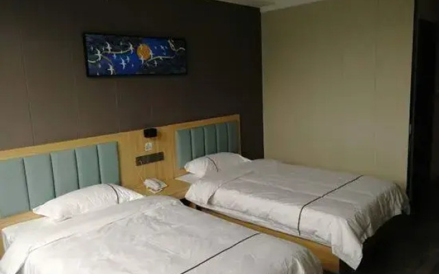 Lutong Hotel Luhe Road