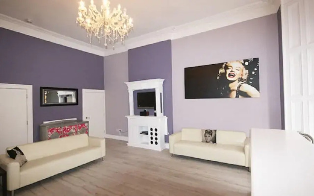 Princes Street Edinburgh Group Townhouse