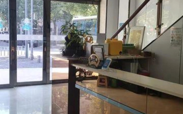 Shanghai Yijia Express Hotel