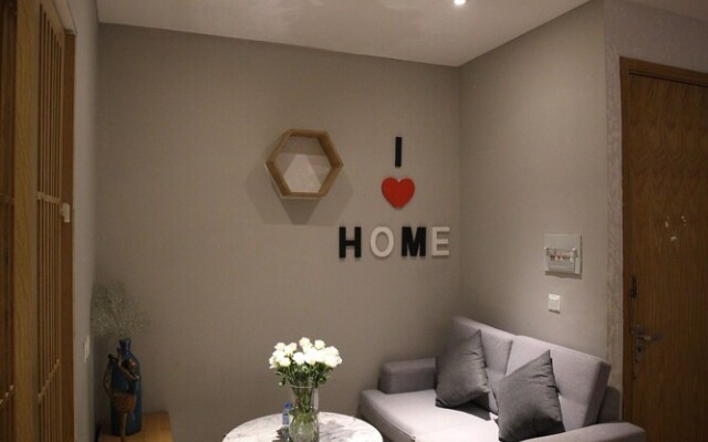 City House Apartment - Sunshine Residence