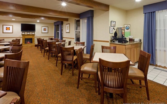 Country Inn & Suites by Radisson, Millville, NJ