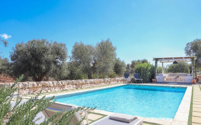 TD Trulli Locobello Stylish Cozy Trulli w Pool