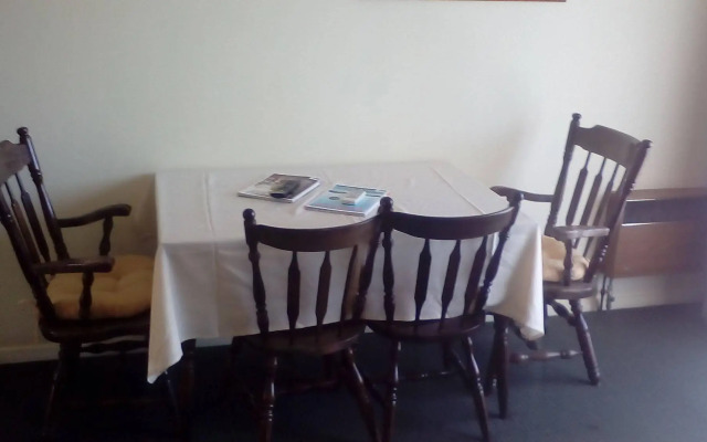 Cardigan Lodge Motel