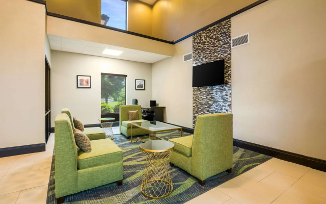 Quality Inn & Suites Sellersburg - Louisville Area