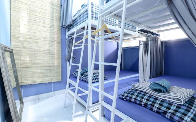 Alexiz Hostel