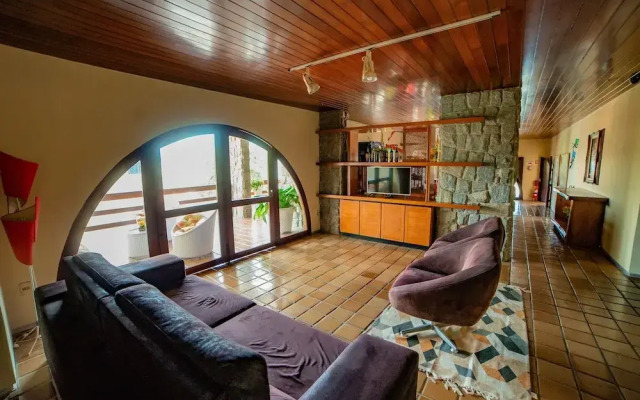 Hotel Tres Palmeiras