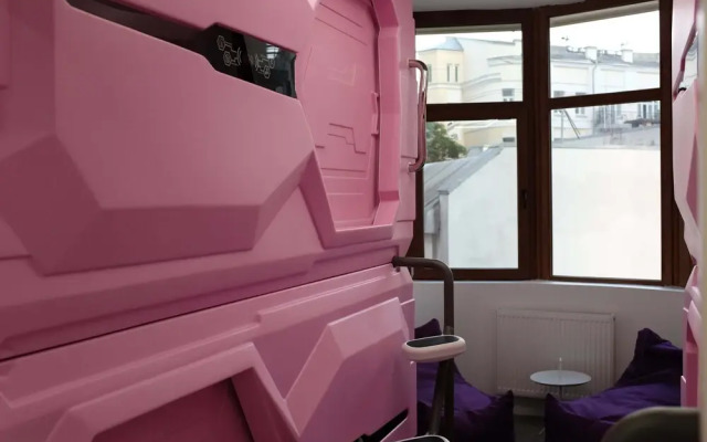 AV capsule hotel & hub