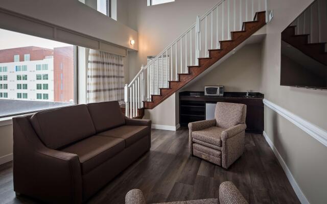 Best Western Plus Coastline Inn