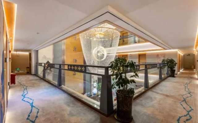 Shengtong Hotel