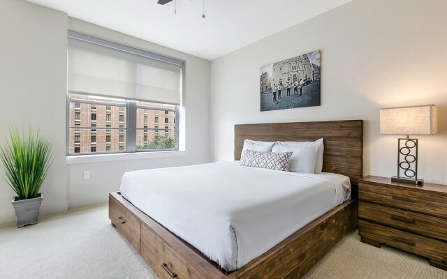 Modern 2BR 2BATH near French Quarter