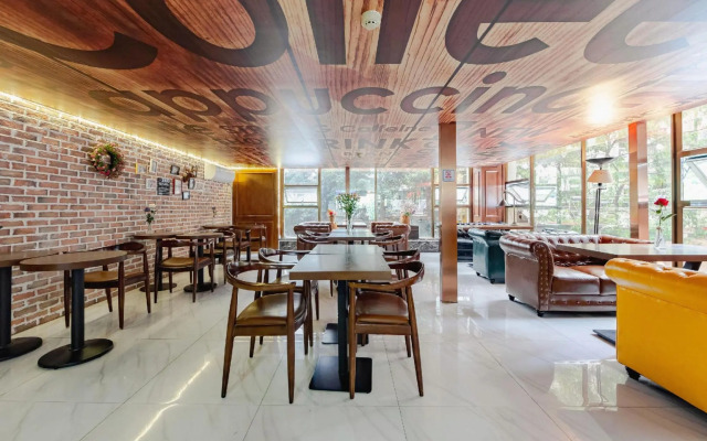 James Joyce Coffetel Tianhe North Tianrun Road