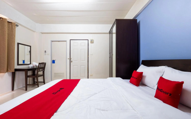 Reddoorz SI - FAH @ Bangsaen Hotel