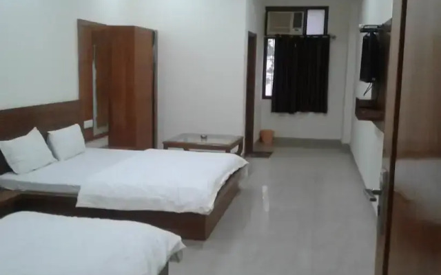 Hotel Vrindavan Garden