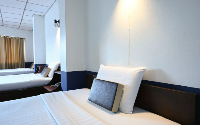 The Krungkasem Srikrung Hotel