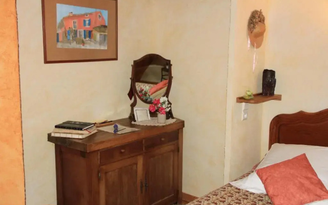 Le Mas De La Cigale Bleue, Caumont Sur Durance