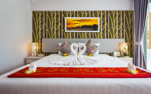 On Hotel Phuket Hotel