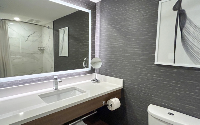 Radisson Blu Vancouver Airport Hotel & Marina