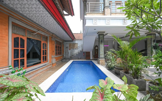 OYO 4003 Ceria Guesthouse SeminyakNearSeminyak Beach