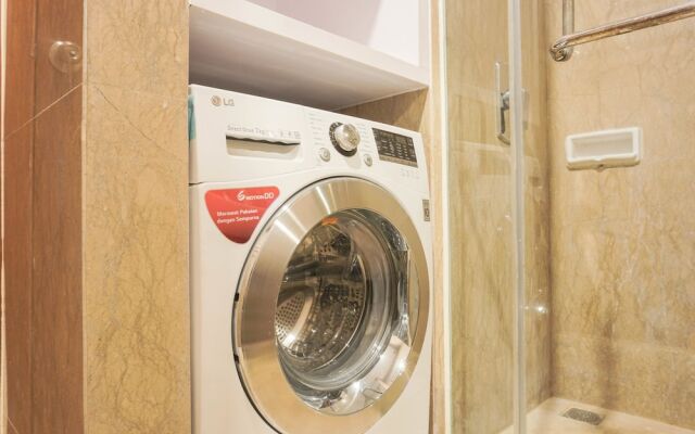 Premium and Spacious Studio Apartment at Capitol Park Residence