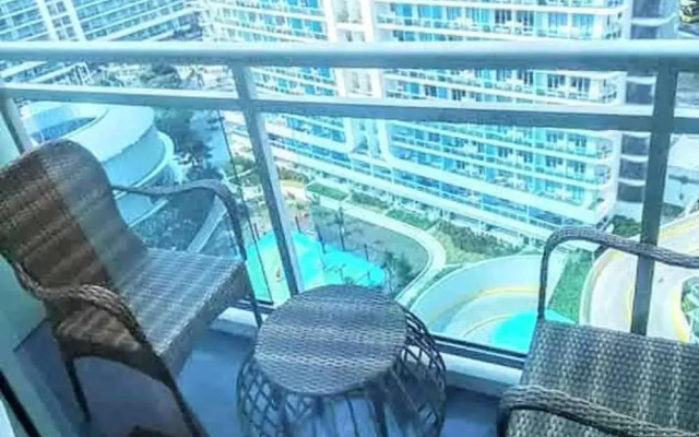 Azure Rio West Wave Pool 1 Bedroom near Airport