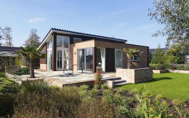 Modern Chalet Only 18 km From Rotterdam