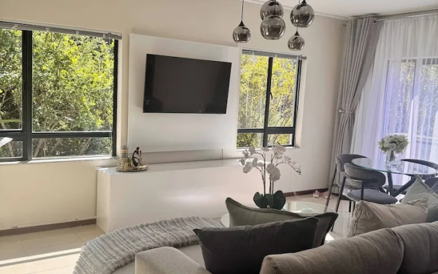 Apt 2 Bed in Stunning Golf Estate