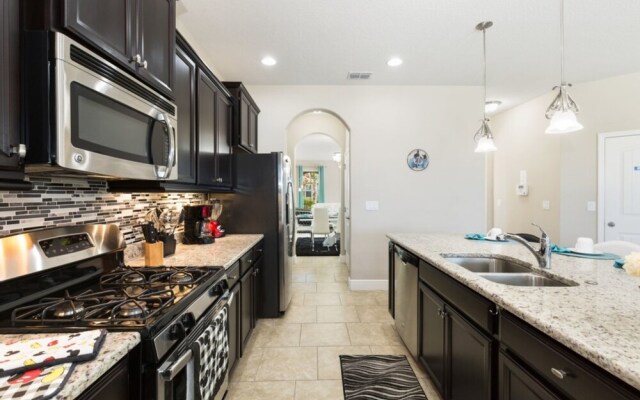 Solterra - 4103 Oaktree Drive