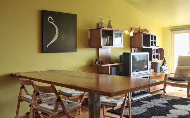 ALTIDO Attractive 1BR Apt w/terrace &river view, nearby Santa Apolonia train station