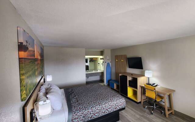 Days Inn by Wyndham San Antonio