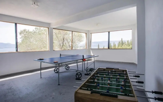 Awesome Home in Klek With Wifi and 4 Bedrooms