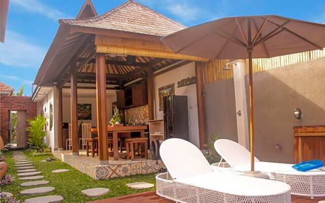 KJ Klumpu Wooden Style Guest House at Canggu