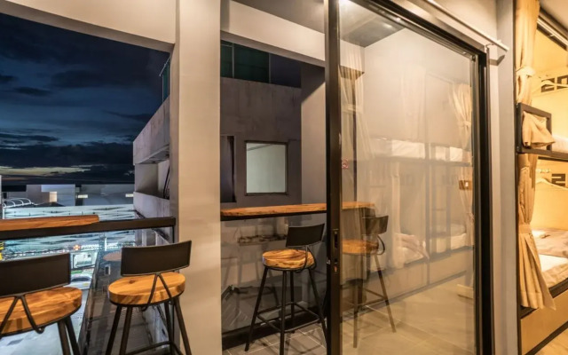 Sleep Box Patong - Hostel