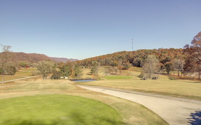 Lafollette Home: Community Pool & Mountain Views!