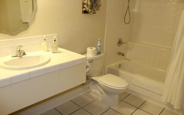 Maria's Creekside B&B