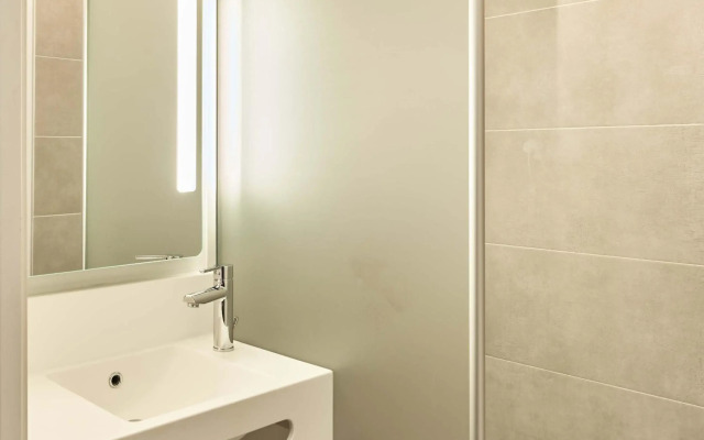B&B HOTEL Le Port-Marly Saint-Germain-En-Laye