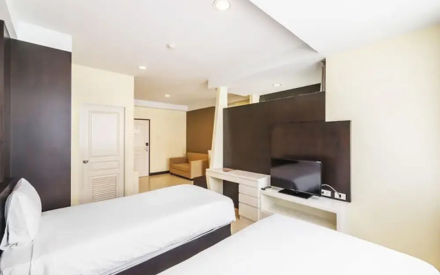 The Lavish Residence by Favstay