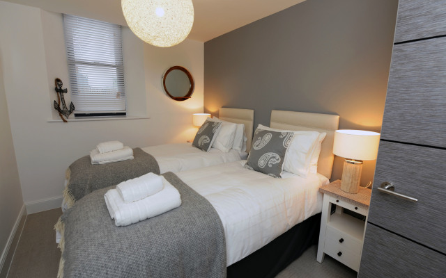 Apartment 2 Waterstone House - Luxury Sea View Apartment