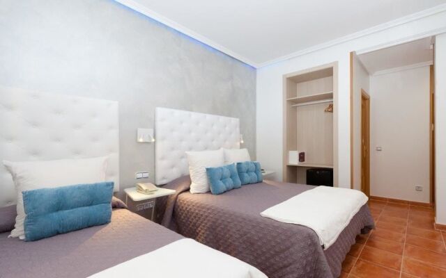 Hostal Las Fuentes - Adults Only