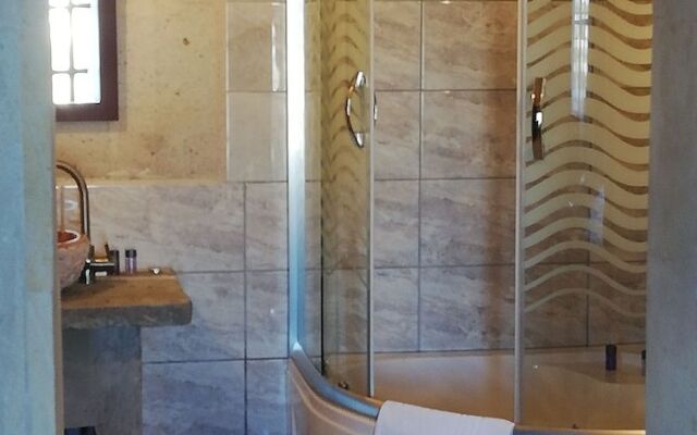 Cronos Cappadocia Cave Hotel