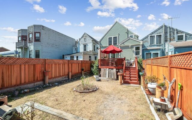 San Francisco Retreat Just Steps From Golden Gate Park And Ocean Beach! 3 Bedroom Home by Redawning