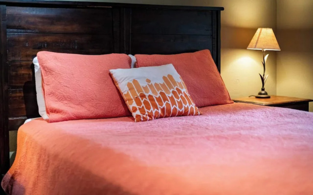 Heavenly Haven - Hot Tub + Seasonal HOA Pool