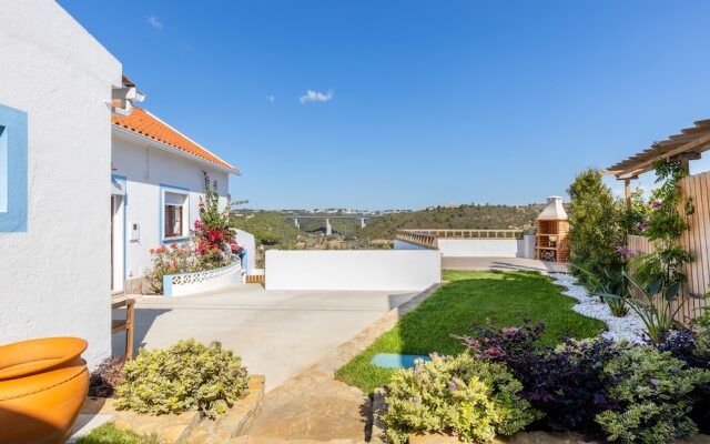 Carvoeira Surf & Family Villa