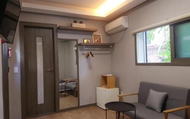 Gom Guesthouse Myeongdong